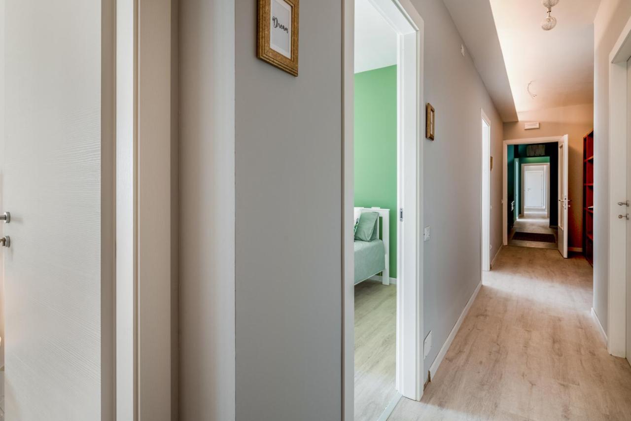 Family & Friends Rooms With Shared Bathroom بادوفا المظهر الخارجي الصورة